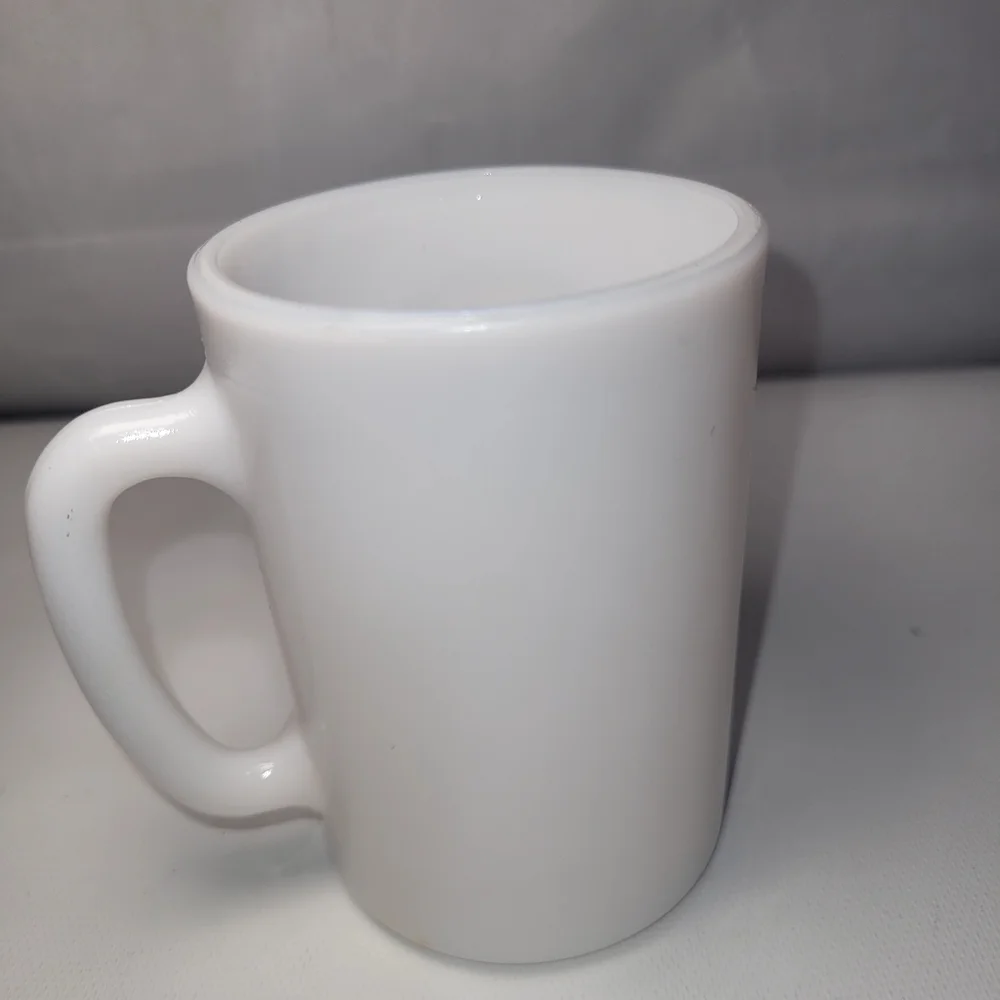 PEANUTS United Features  Lucy White Milk Glass Avon Mug Vintage 1969